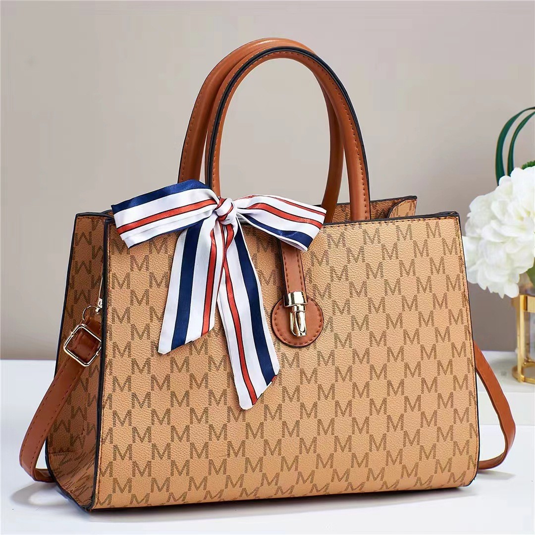 2023 new European and American retro geometric pattern fashion portable shoulder messenger bag