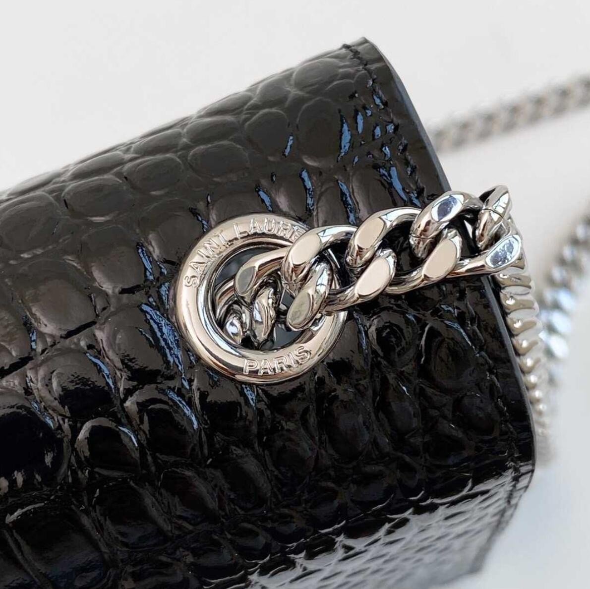 CASSANDRE SAINT LAURENT CHAIN WALLET IN CROCODILE EMBOSSED SHINY LEATHER