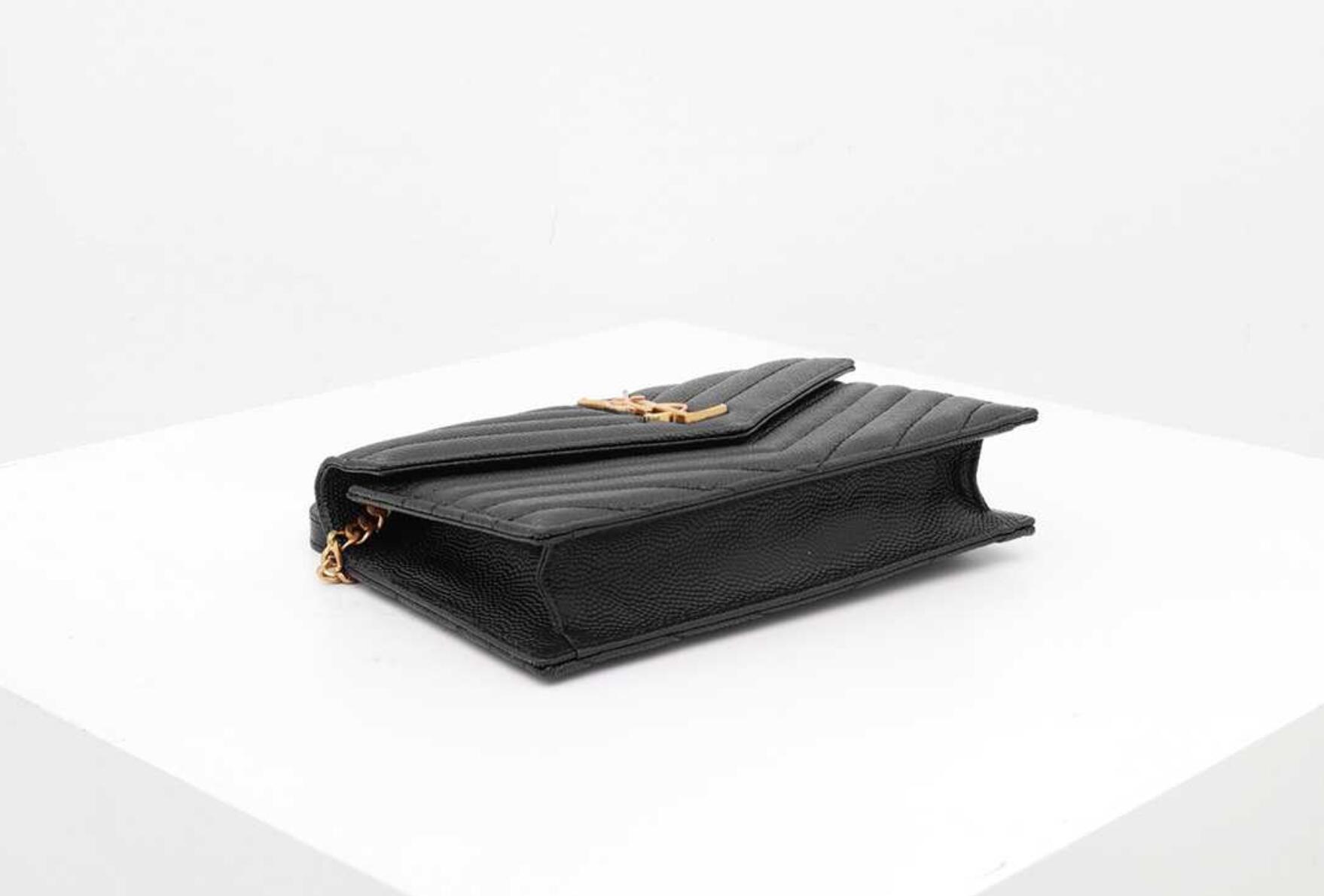 CASSANDRE SAINT LAURENT MATELASSÉ ENVELOPE CHAIN WALLET IN GRAIN DE POUDRE EMBOSSED LEATHER