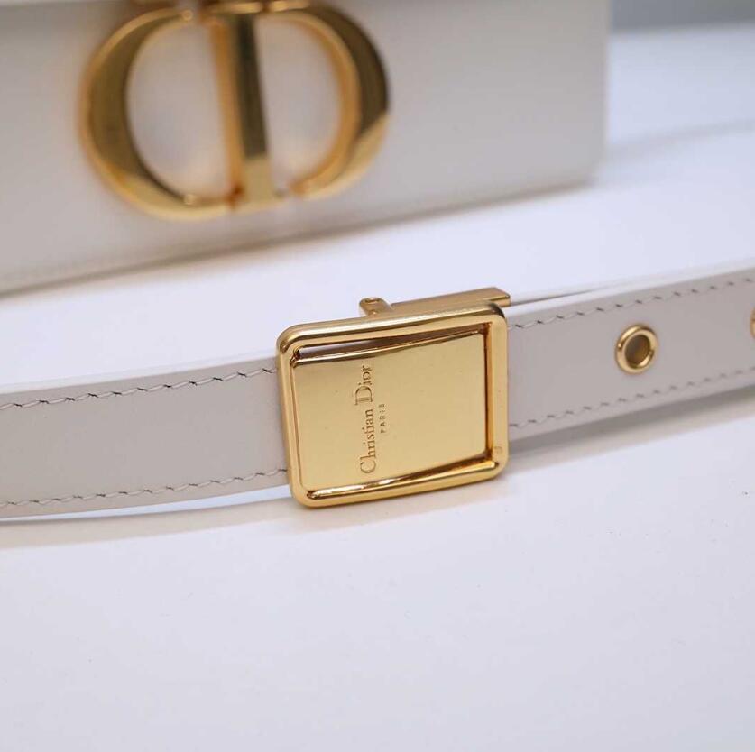 30 MONTAIGNE BAG Latte Box Calfskin