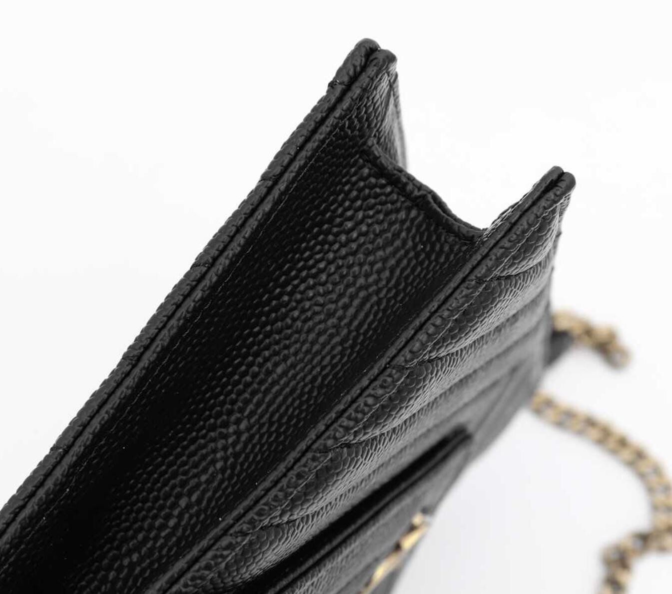 CASSANDRE SAINT LAURENT MATELASSÉ ENVELOPE CHAIN WALLET IN GRAIN DE POUDRE EMBOSSED LEATHER